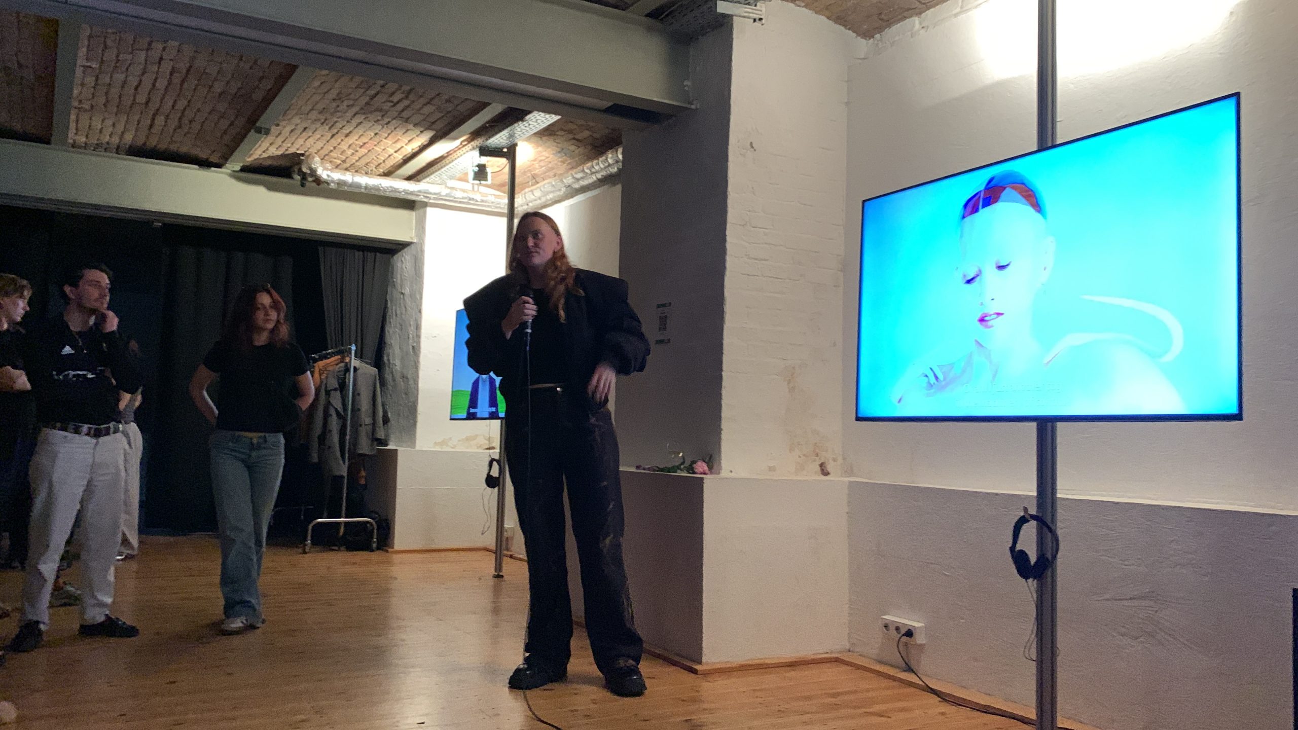 CB5EBE5B-A00C-4FF9-98CF-3E40C73DD4A2